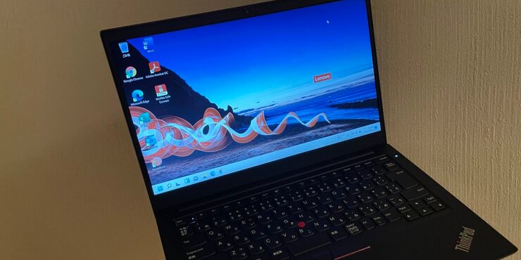 isacomputer運営者のkyosukeが、長年愛用しているThinkPadのレビュー用画像。